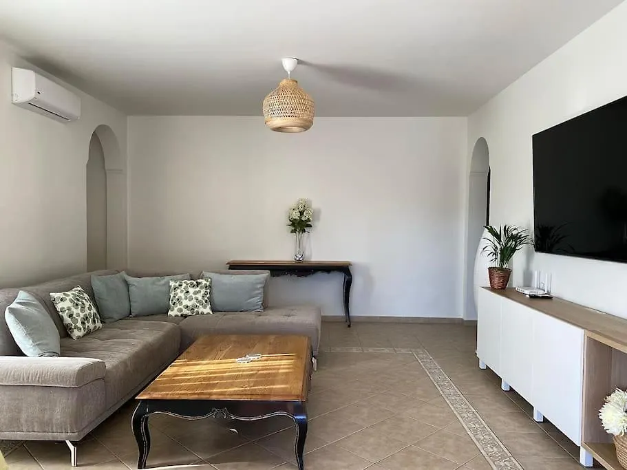 Comfortable Family House With Pool And Jacuzzi Costa De Antigua Villa