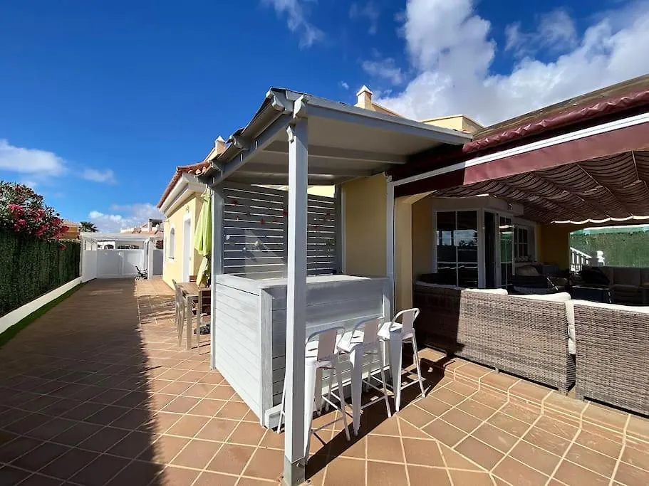 Comfortable Family House With Pool And Jacuzzi Costa De Antigua Villa