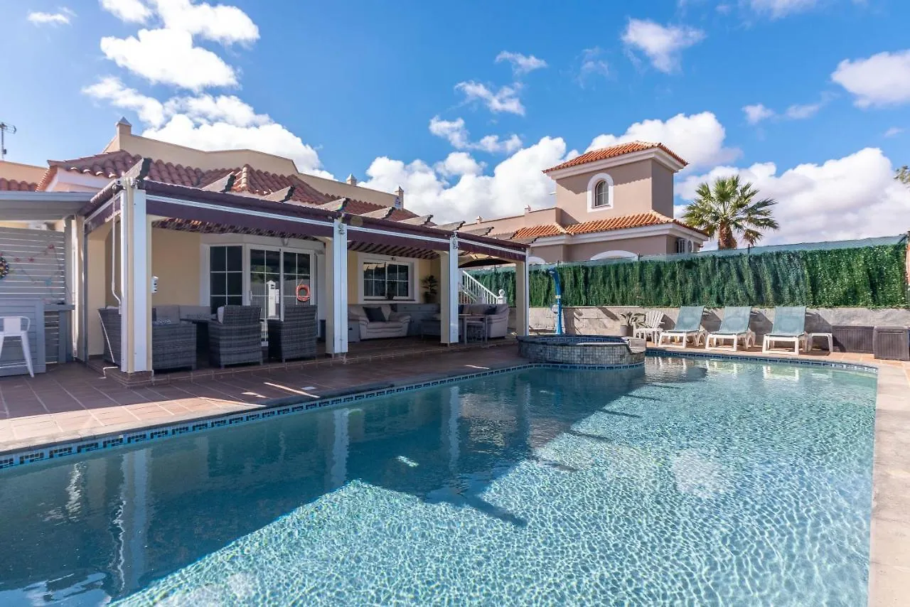 Comfortable Family House With Pool And Jacuzzi Costa De Antigua